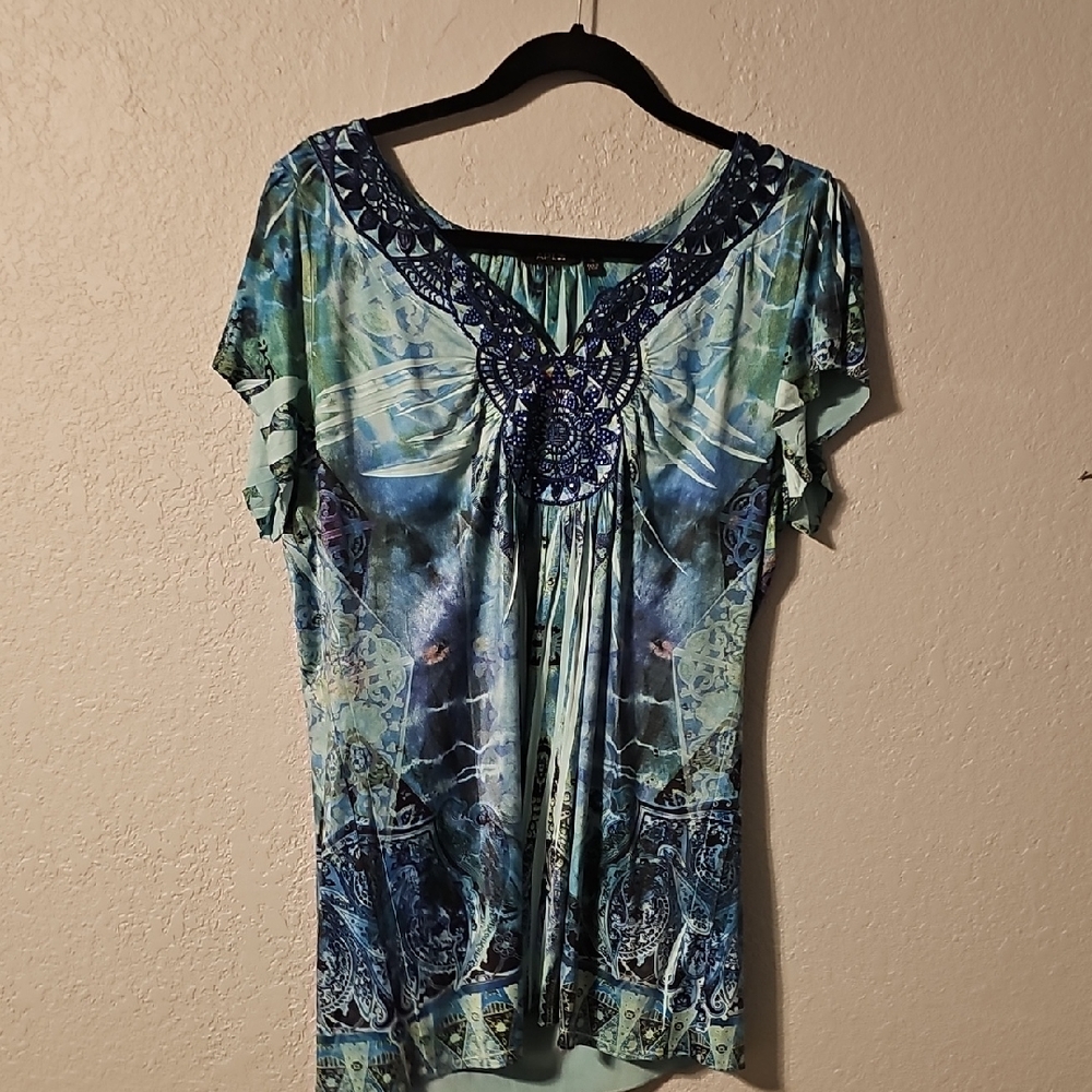 📢5 For $20 Elegant Blue and Green Women's Top